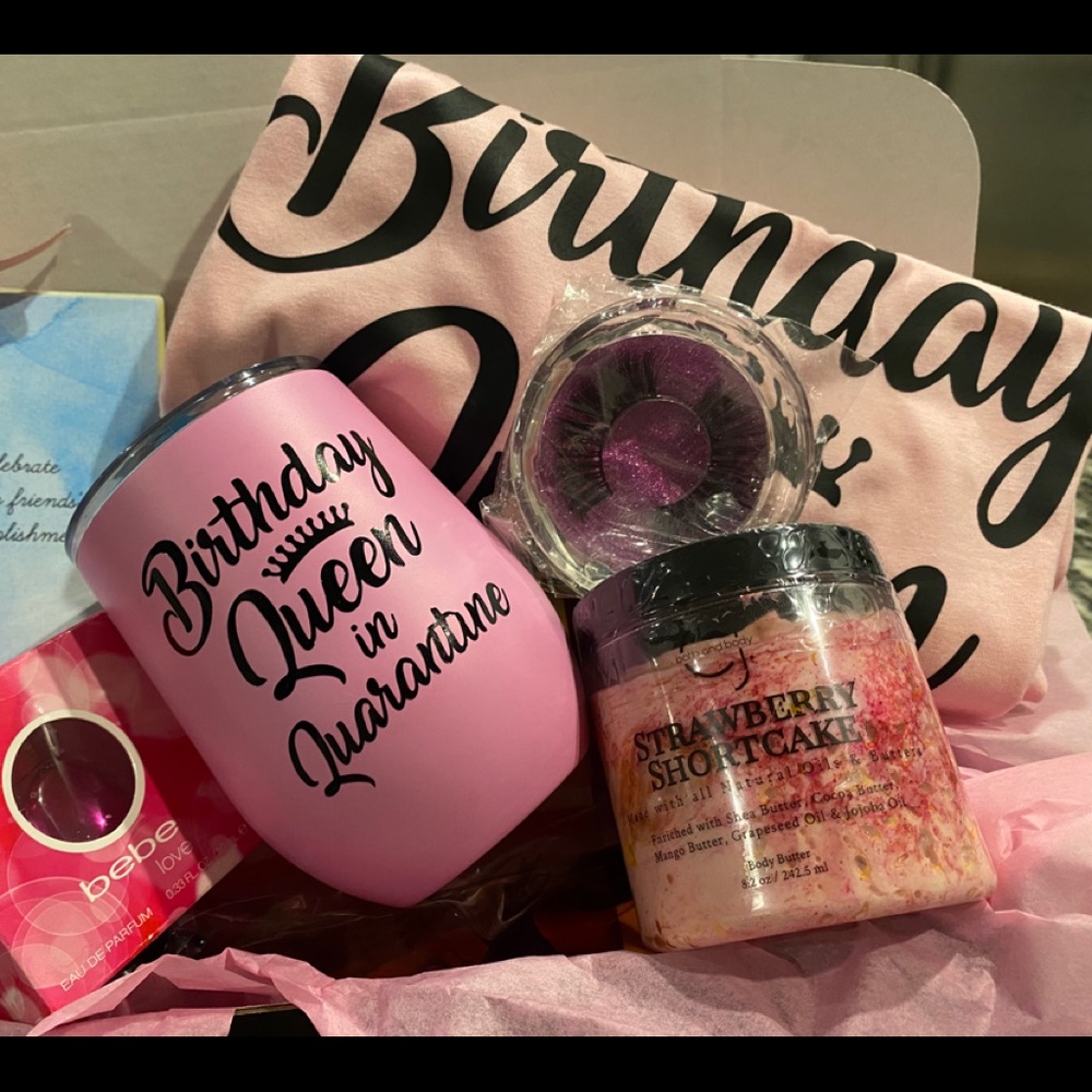 Quarantine Queen Birthday Box Mom to be